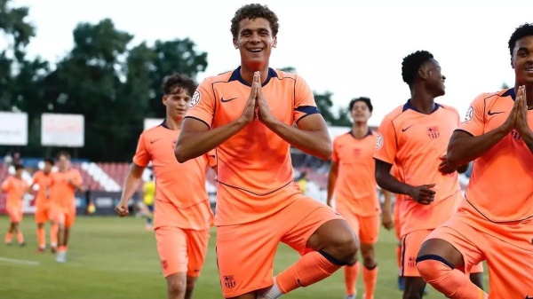 برشلونة يغازل حمزة عبد الكريم قبل انطلاق كأس العالم 2026 برشلونة يغازل حمزة عبد الكريم قبل انطلاق كأس العالم 2026