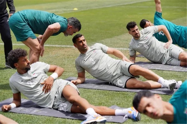 مجموعة مصر منتخب إيران يجري أولى تدريباته للمشاركة في كأس العالم مجموعة مصر منتخب إيران يجري أولى تدريباته للمشاركة في كأس العالم