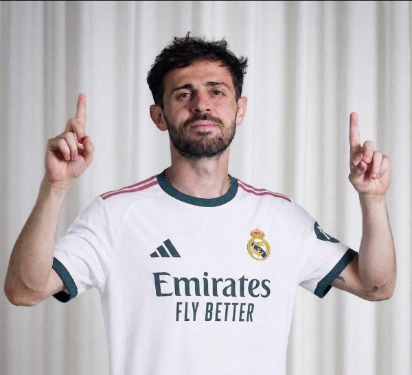 قبل انتقاله إلى ريال مدريد سر انسحاب برشلونة من صفقة التعاقد مع برناردو سيلفا