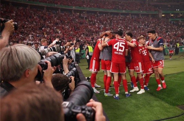 بايرن ميونخ يجدد موقفه بشأن بيع لاعبه إلى ريال مدريد لن يرحل حتى لو بـ 200 مليون يورو بايرن ميونخ يجدد موقفه بشأن بيع لاعبه إلى ريال مدريد لن يرحل حتى لو بـ 200 مليون يورو