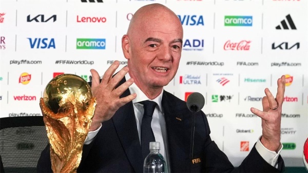 إنفانتينو يستهزئ بـ إيطاليا ربما يتأهلون إلى كأس العالم حال تواجد 208 منتخبات إنفانتينو يستهزئ بـ إيطاليا ربما يتأهلون إلى كأس العالم حال تواجد 208 منتخبات