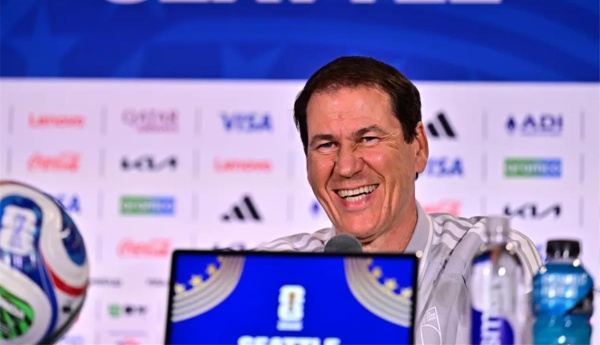جارسيا منتخب مصر يملك ثنائي ا رائع ا وسأعانق محمد صلاح لكننا خصمان جارسيا منتخب مصر يملك ثنائي ا رائع ا وسأعانق محمد صلاح لكننا خصمان