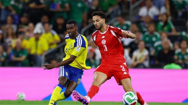فيديو إيزاك يسجل هدف السويد الثاني أمام تونس في كأس العالم فيديو إيزاك يسجل هدف السويد الثاني أمام تونس في كأس العالم