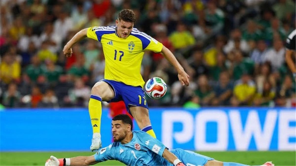 فيديو بخطأ فادح جيوكيريس يسجل هدف السويد الثالث أمام تونس في كأس العالم فيديو بخطأ فادح جيوكيريس يسجل هدف السويد الثالث أمام تونس في كأس العالم