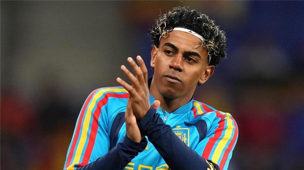 لاعب الرأس الأخضر عن مواجهة إسبانيا لسنا مرشحين للفوز ولا نخشى لامين يامال لاعب الرأس الأخضر عن مواجهة إسبانيا لسنا مرشحين للفوز ولا نخشى لامين يامال