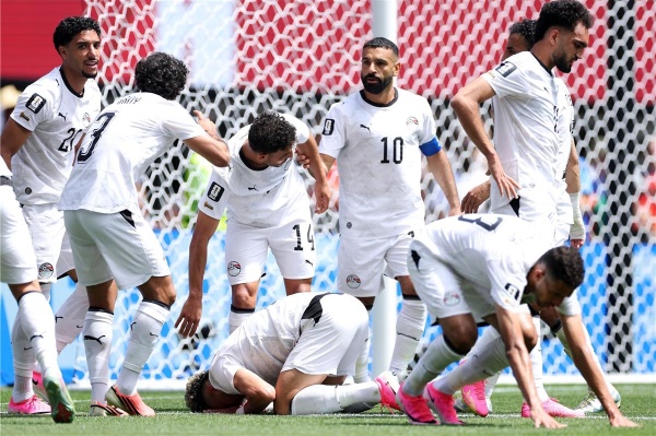 لاعب منتخب مصر يكشف سبب استبدال محمد صلاح أمام بلجيكا لاعب منتخب مصر يكشف سبب استبدال محمد صلاح أمام بلجيكا