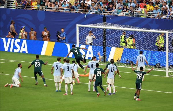 فيديو منتخب السعودية يقتنص نقطة ثمينة من أوروجواي في كأس العالم 2026 فيديو منتخب السعودية يقتنص نقطة ثمينة من أوروجواي في كأس العالم 2026