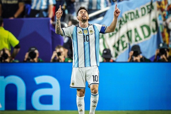 ميسي يكسر رقم أسطورة إفريقيا في كأس العالم بعد هاتريك الجزائر ميسي يكسر رقم أسطورة إفريقيا في كأس العالم بعد هاتريك الجزائر