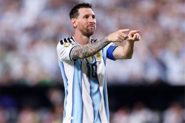 أول تعليق من ميسي بعد هاتريك الجزائر في كأس العالم أول تعليق من ميسي بعد هاتريك الجزائر في كأس العالم