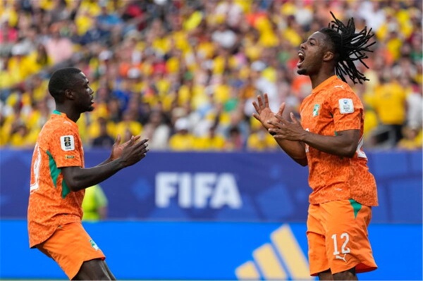 بسبب المراهنات نجم كوت ديفوار يغيب عن مواجهة ألمانيا في كأس العالم بسبب المراهنات نجم كوت ديفوار يغيب عن مواجهة ألمانيا في كأس العالم