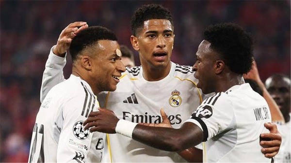 نجم وست هام يبتعد عن ريال مدريد ويقترب من ناد إنجليزي نجم وست هام يبتعد عن ريال مدريد ويقترب من ناد إنجليزي
