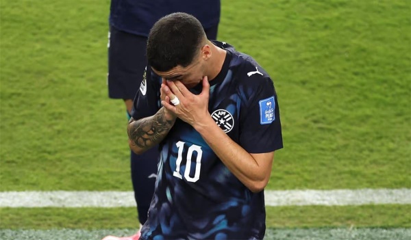 ألميرون يكسر صمته بعد طرده في كأس العالم بموجب القانون الجديد ألميرون يكسر صمته بعد طرده في كأس العالم بموجب القانون الجديد