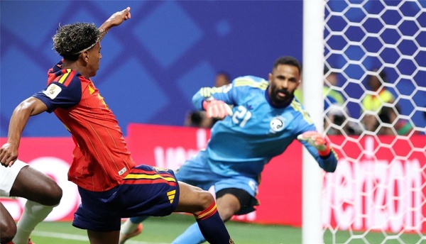 لامين يامال يلاحق بيليه ويدخل تاريخ كأس العالم بهدفه أمام السعودية لامين يامال يلاحق بيليه ويدخل تاريخ كأس العالم بهدفه أمام السعودية