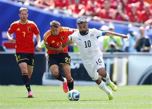 مجموعة مصر طاقم عربي حكم مباراة بلجيكا ونيوزيلندا في كأس العالم مجموعة مصر طاقم عربي حكم مباراة بلجيكا ونيوزيلندا في كأس العالم