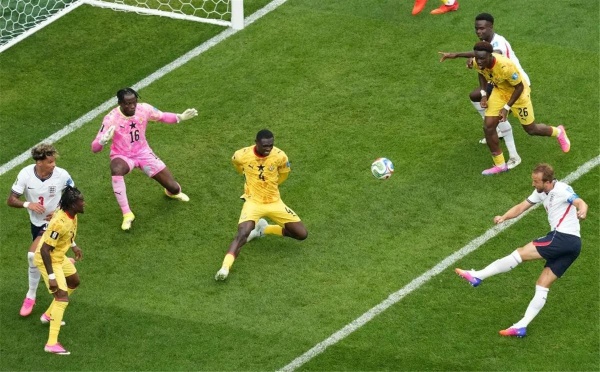 فيديو ساحر غاني يعفو عن هاري كين بعد التعادل مع إنجلترا في كأس العالم فيديو ساحر غاني يعفو عن هاري كين بعد التعادل مع إنجلترا في كأس العالم