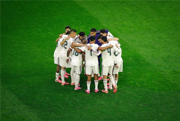فيديو المكسيك تفوز بثلاثية على التشيك وتتصدر مجموعتها في كأس العالم