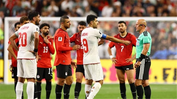 صحيفة أسترالية مصر تأهلت لدور الـ32 من كأس العالم بعد مباراة فوضوية أمام إيران