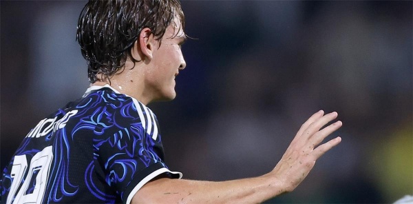نيكو باز يكشف عن ما تعلمه من ميسي ويؤكد الأجواء في منتخب الأرجنتين مثالية