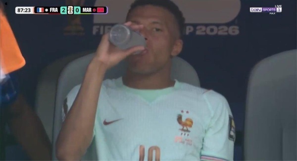ديشامب يوضح سبب خروج مبابي أمام المغرب ويعترف لا أستطيع إرضاء الجميع ديشامب يوضح سبب خروج مبابي أمام المغرب ويعترف لا أستطيع إرضاء الجميع