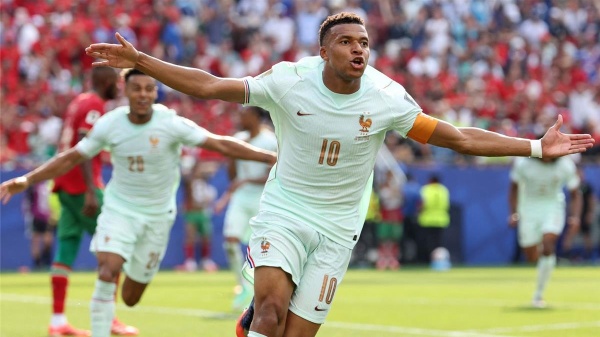 موقف كيليان مبابي من نصف نهائي كأس العالم بعد إصابته أمام المغرب موقف كيليان مبابي من نصف نهائي كأس العالم بعد إصابته أمام المغرب