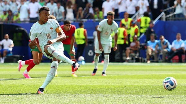 مبابي يبرر إهداره ضربة الجزاء في مباراة فرنسا والمغرب مبابي يبرر إهداره ضربة الجزاء في مباراة فرنسا والمغرب