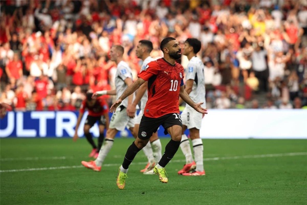 محمد صلاح يقدم وعد ا للجماهير المصرية بعد العودة من كأس العالم ويصرح عارف إنكم زعلانين محمد صلاح يقدم وعد ا للجماهير المصرية بعد العودة من كأس العالم ويصرح عارف إنكم زعلانين