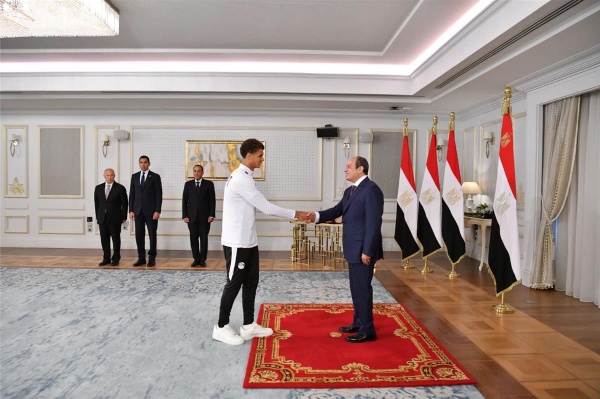 موندو ديبورتيفو تسلط الضوء على استقبال السيسي لحمزة عبد الكريم موندو ديبورتيفو تسلط الضوء على استقبال السيسي لحمزة عبد الكريم