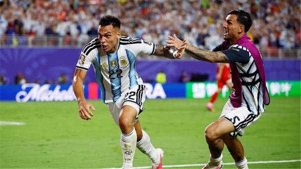 باريديس بعد الفوز على سويسرا حلمت كثير ا بمواجهة إنجلترا في كأس العالم باريديس بعد الفوز على سويسرا حلمت كثير ا بمواجهة إنجلترا في كأس العالم