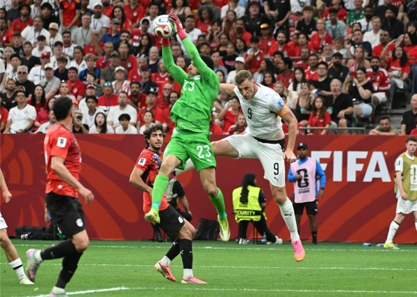 مصطفى شوبير يعلن موقفه من الرحيل عن الأهلي والدوري الذي يتمنى الانضمام إليه مصطفى شوبير يعلن موقفه من الرحيل عن الأهلي والدوري الذي يتمنى الانضمام إليه