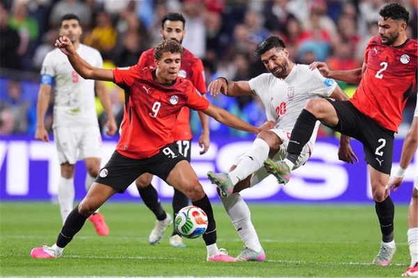 فيديو حمزة عبد الكريم يصل برشلونة لبدء تحضيرات الموسم الجديد فيديو حمزة عبد الكريم يصل برشلونة لبدء تحضيرات الموسم الجديد