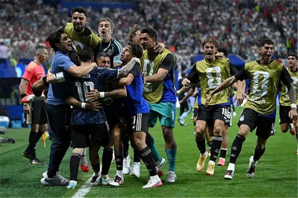 فيديو ريمونتادا مجنونة الأرجنتين تقلب الطاولة على إنجلترا وتضرب موعد ا مع إسبانيا في نهائي كأس العالم