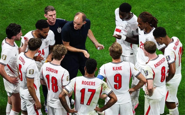 أزمة بين لاعبي منتخب إنجلترا وتوخيل بعد الخسارة أمام الأرجنتين أزمة بين لاعبي منتخب إنجلترا وتوخيل بعد الخسارة أمام الأرجنتين