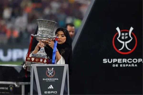 ماركا مصر بين المرشحين لاستضافة كأس السوبر الإسباني ماركا مصر بين المرشحين لاستضافة كأس السوبر الإسباني