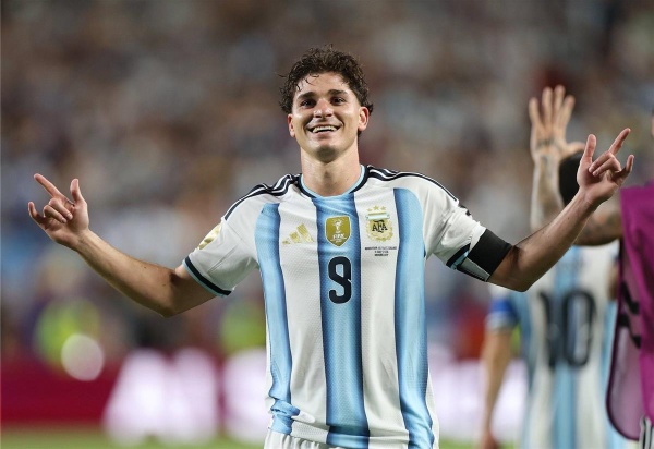 رد صارم من أتلتيكو مدريد بشأن بيع ألفاريز إلى برشلونة رد صارم من أتلتيكو مدريد بشأن بيع ألفاريز إلى برشلونة