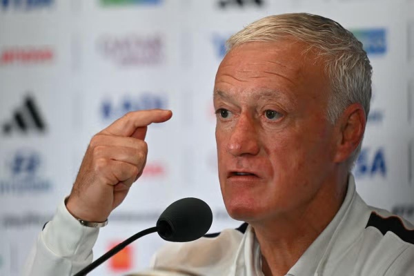 ديشامب قبل مباراة فرنسا وإنجلترا لا أحد يريد اللعب وكل شيء انتهى