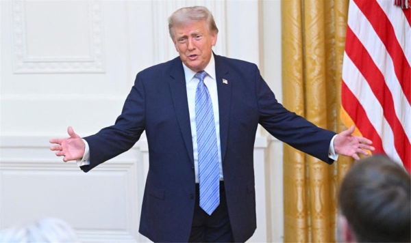 ترامب يكشف كواليس حديثه مع إنفانتينو لرفع إيقاف بالوجون ويتغنى بـ ميسي ولاعب إنجلترا ترامب يكشف كواليس حديثه مع إنفانتينو لرفع إيقاف بالوجون ويتغنى بـ ميسي ولاعب إنجلترا