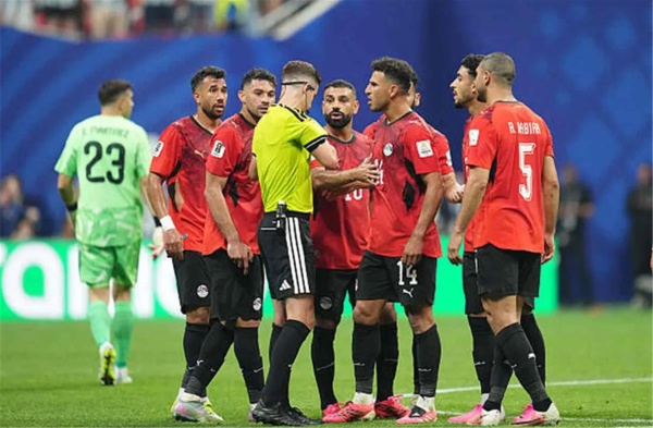 نجم هولندا السابق مصر لم تتعرض للظ لم أمام الأرجنتين وإشادة خاصة بنجم الفراعنة نجم هولندا السابق مصر لم تتعرض للظ لم أمام الأرجنتين وإشادة خاصة بنجم الفراعنة