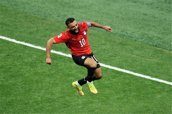 عملاق أوروبي يتوصل لاتفاق مع راع لدعم صفقة محمد صلاح عملاق أوروبي يتوصل لاتفاق مع راع لدعم صفقة محمد صلاح
