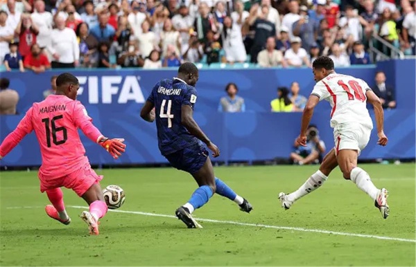 رجل مباراة إنجلترا وفرنسا في كأس العالم رجل مباراة إنجلترا وفرنسا في كأس العالم