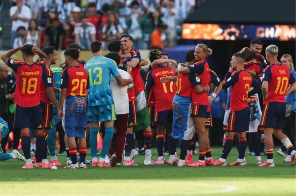 فيفا يعلن الفائز بجائزة أفضل لاعب صاعد في كأس العالم فيفا يعلن الفائز بجائزة أفضل لاعب صاعد في كأس العالم