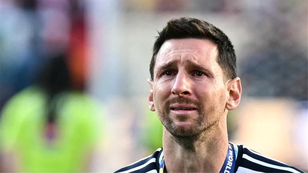 سبب غياب ميسي عن بعثة المنتخب العائدة إلى الأرجنتين سبب غياب ميسي عن بعثة المنتخب العائدة إلى الأرجنتين