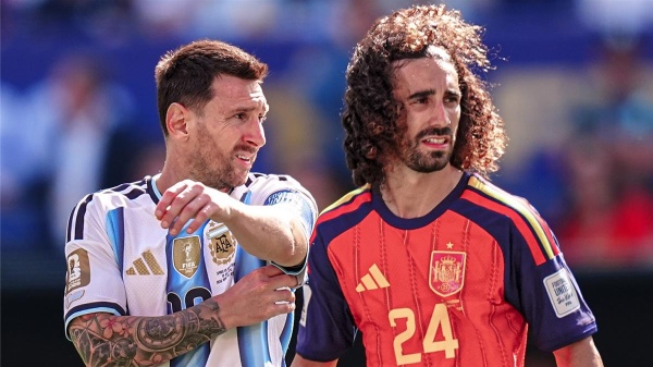 كوكوريلا يسخر من ميسي بعد فوز إسبانيا على الأرجنتين في نهائي كأس العالم كوكوريلا يسخر من ميسي بعد فوز إسبانيا على الأرجنتين في نهائي كأس العالم