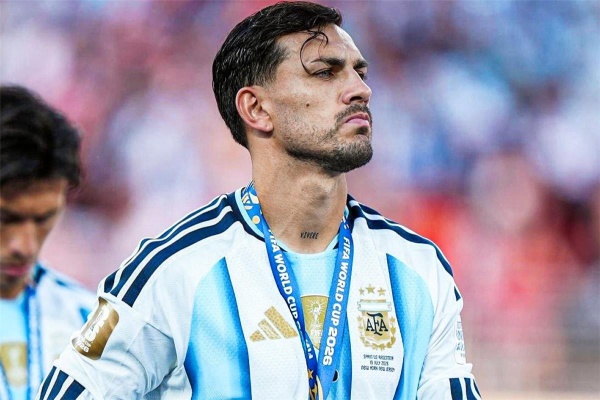 صورة عمر مرموش يظهر في احتفال أسرة باريديس بوصول الأرجنتين إلى نهائي كأس العالم صورة عمر مرموش يظهر في احتفال أسرة باريديس بوصول الأرجنتين إلى نهائي كأس العالم