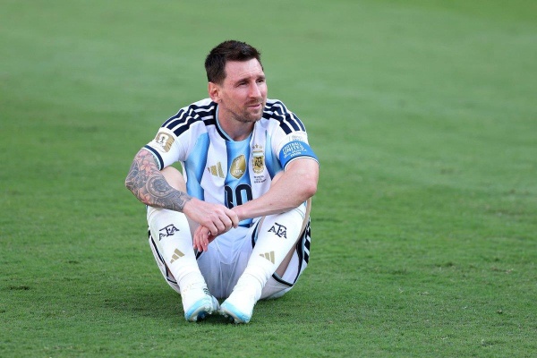 كواليس غرفة ملابس الأرجنتين بعد خسارة نهائي كأس العالم ماذا فعل ميسي كواليس غرفة ملابس الأرجنتين بعد خسارة نهائي كأس العالم ماذا فعل ميسي