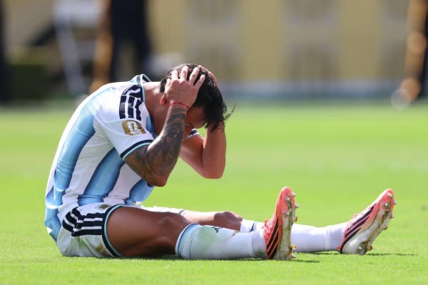 سقوط العظماء فرحة للمتواضعين ليساندرو مارتينيز يعلق على هزيمة الأرجنتين في نهائي كأس العالم سقوط العظماء فرحة للمتواضعين ليساندرو مارتينيز يعلق على هزيمة الأرجنتين في نهائي كأس العالم