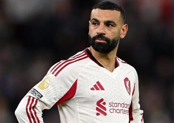 رئيس بشكتاش يرفض الحديث عن محمد صلاح قبل مواجهة ميتيلاند