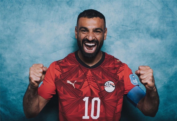 الصفقة مهددة تفاصيل محادثات وكيل محمد صلاح مع رئيس بشكتاش