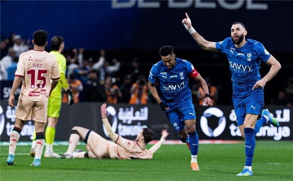 تقارير بنزيما يرفض مقترح الهلال ويحدد شرط ا للرحيل