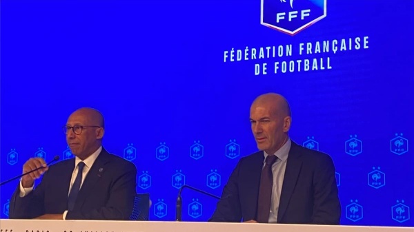 أسطورتنا رئيس الاتحاد الفرنسي يعلن مدة عقد زيدان