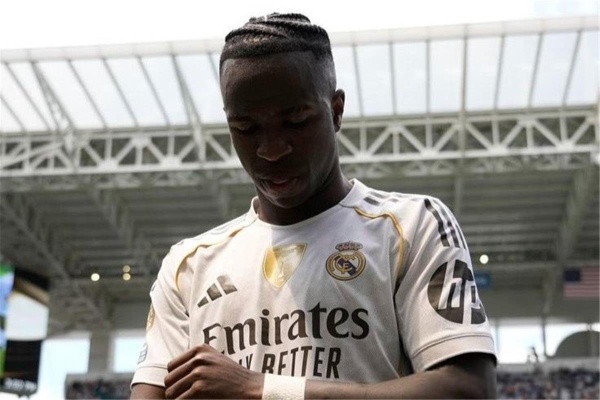 بفرمان من مورينيو ريال مدريد يحسم مصير فينيسيوس جونيور